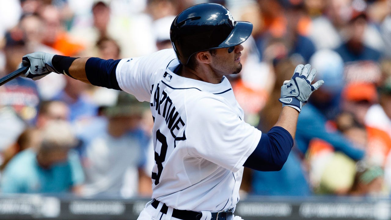 J.D. Martinez flashes power and glove for Tigers
